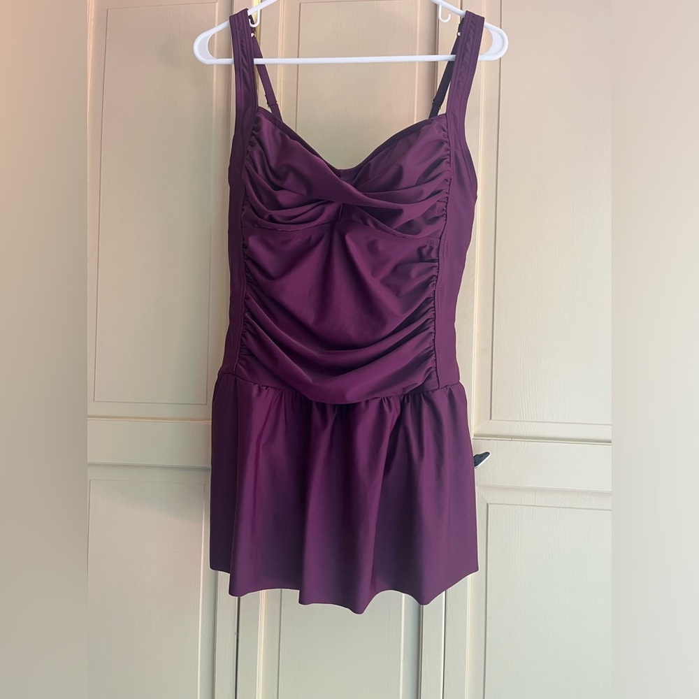 PRETTY EGGPLANT PURPLE SWIMDRESS SIZE XL. WILL FIT SIZE WOMENS SIZE 14